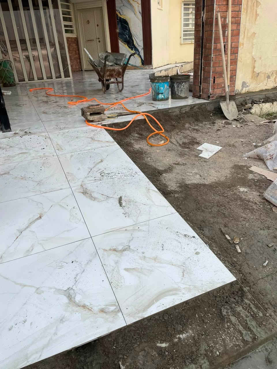 عندك بيت تريد ترممه سراميك مرمر صبغ مانع رطوبه  تفليش   كادر موجود عليك بس تخابر وحنه بخدمتك *********** واتس
