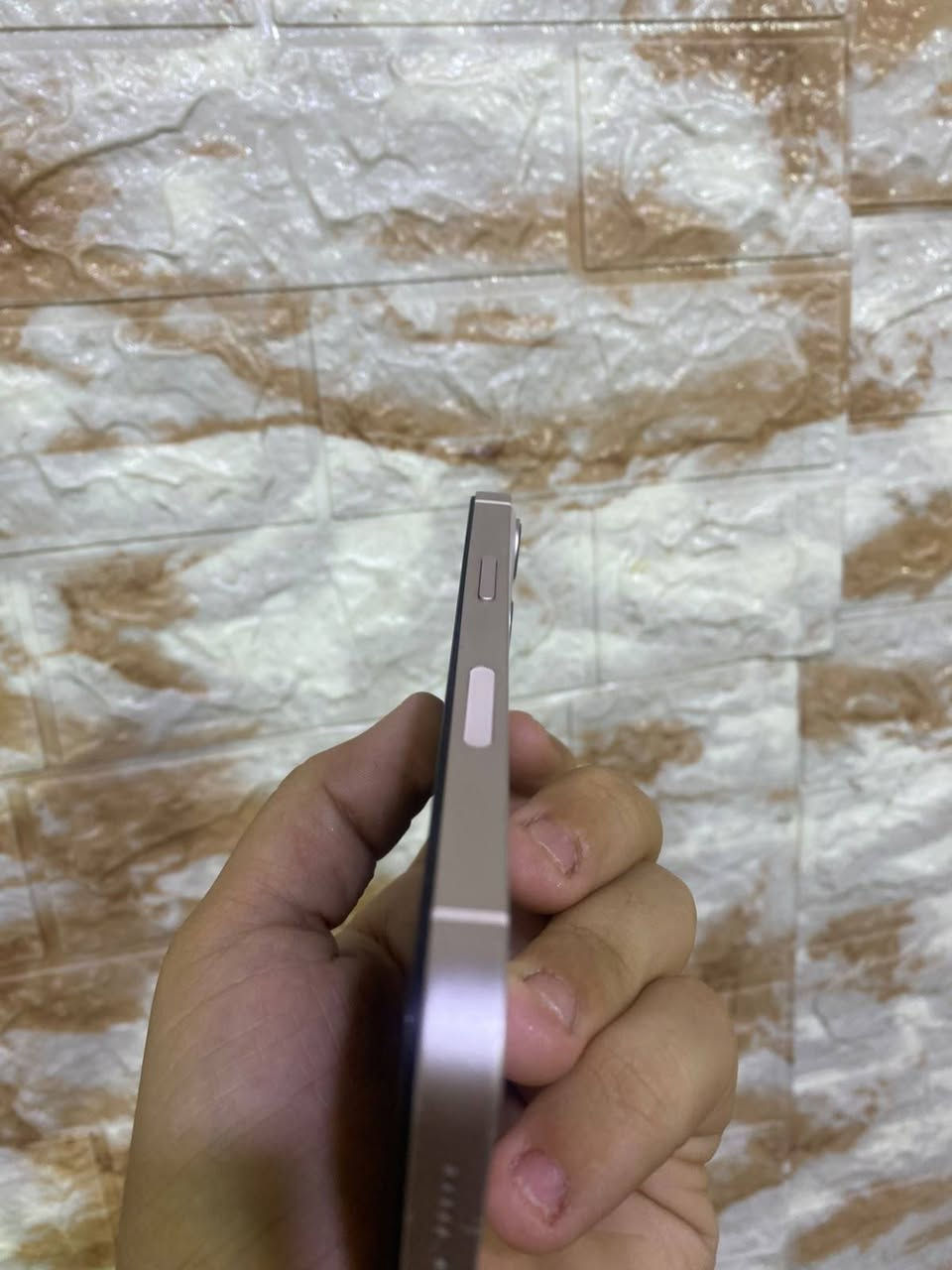 13 كامرتين جهاز نضيف واضح كدامكم 

ذاكره 128 

بطاريه 100 مستبدله 

شاشه مستبدله اصليه بس موو لوكاله 

فيس ايدي شغال 

جهاز شغال 100% 

سعر 260 تواصل ***********
