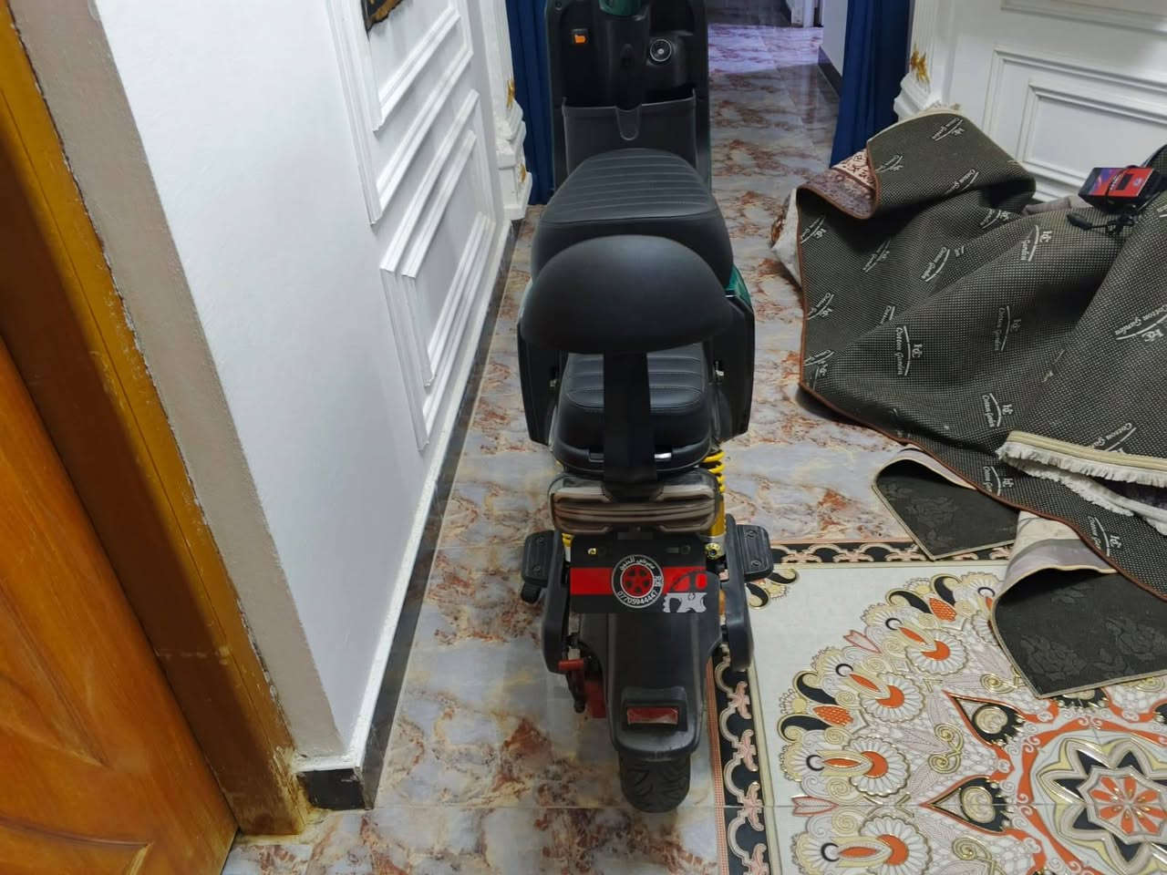 دراجه شحن R11 من شركه ونلي الاصليه دراجه صارله 3 اشهر دراجه ما متعوبه 5بطاريات من شركه ونلي الاصليه 32 امبير سعره 600 وبيه مجال للاتصال والاستفسار على هذا الرقم ***********
