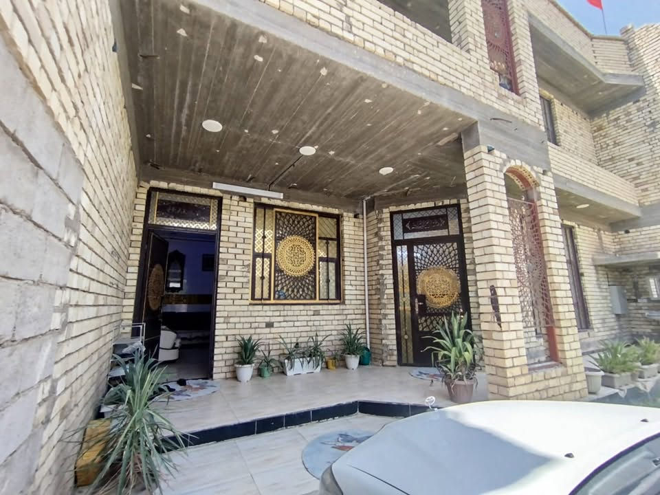 دار للبيع مساحتة 300 متر 
📍الحفريه - حي الخنساء 
للاستفسار ***********
