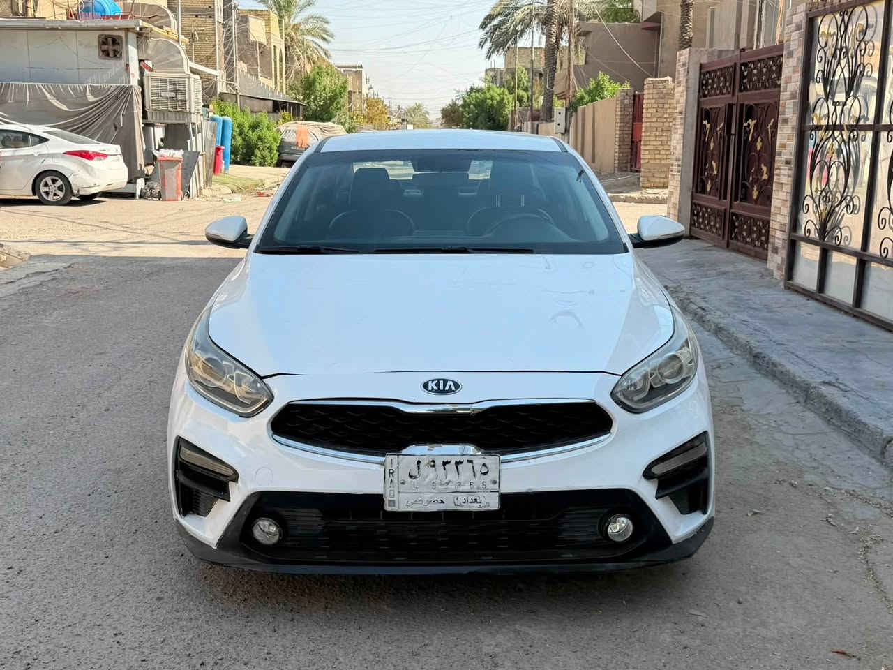 كيا سيراتو خليجي رقم بغداد بصمه تحكمات فوول اشاير بالمري مري شفط   نظام تقليل صرف وقود السياره بيها مكانات صبغ بدون دواخل بدون لغود بدون شواصي بدون ايرباك بدون حادث كير مكينه صدر جاهز السعر 100  للاتصال ***********
