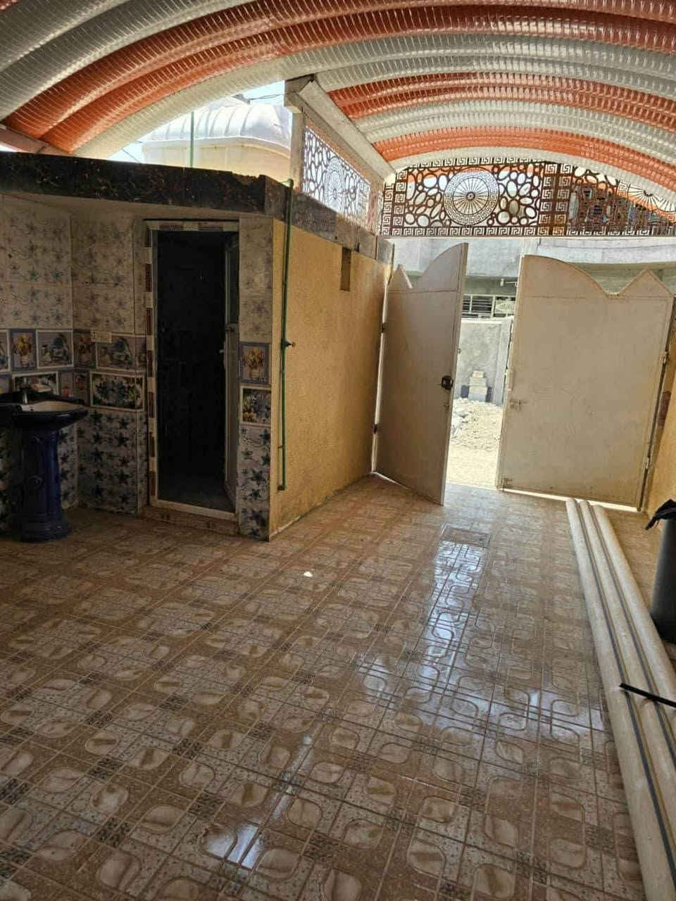 مشتمل للبيع قرب مستشفه تركي مساحه 100متر قاطين هذا رقمي *********** يرهم مراوس @حسب القناعه
