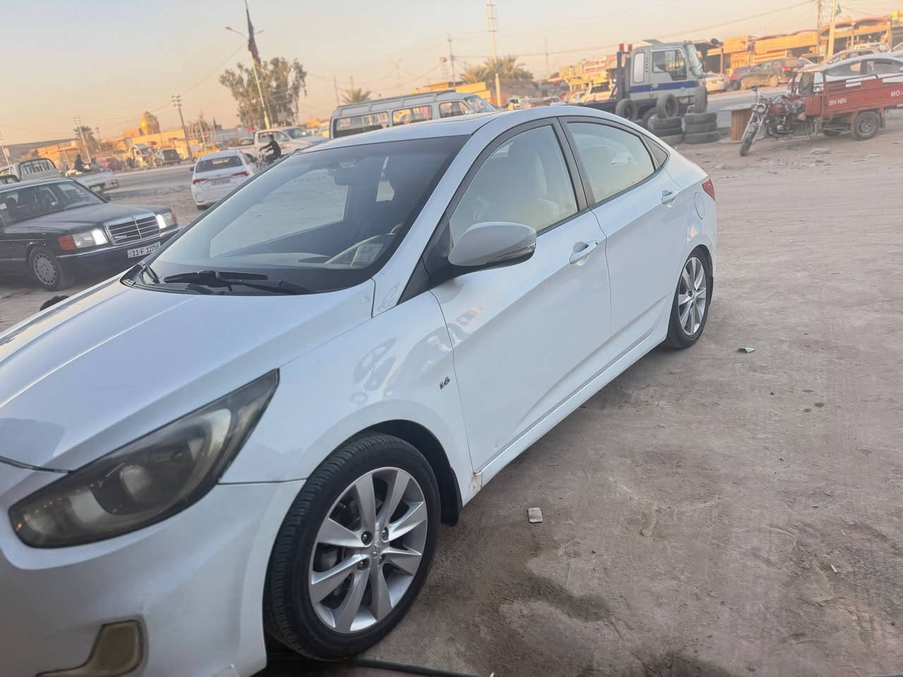 السلام عليكم اكسنت موديل 12 فول مواصفات بلو 5ويل كب اربعة دسك  بيهة صبغ باب العبري و شوية الجاملغ رقم بابل دولي  بسمي مداور ثاني يوم تبريد منضومة جديدة حدادية 80 بل مية كير ومكينة جدد مكينة 1600 دبل قطرة مكان كوفة السعر 93 وبيهة مجال رقم الهاتف ***********
