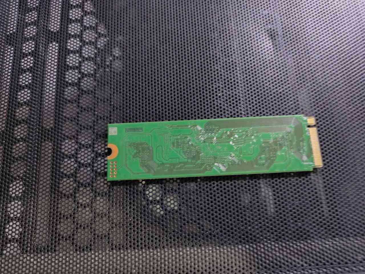 هاردی دەستی 2 بێ عەیب و بێ کێشە 

1TB SSD nvme OCPC
نرخی 150,000

1TB SSD nvme intel 
نرخی 150,000

512 SSD Sata Bory
نرخی 70,000

512 SSD Sata Ramsta 
نرخی 70,000

512 SSD Sata Transcend 
نرخی 85,000

512 SSD Sata Team group 
75,000

بۆ قسەکردن لەگەڵ ئێمە نامە بۆ پەیج یان واتس ئاپ 
***********

#cyrax_سیراکس #Cyrax
