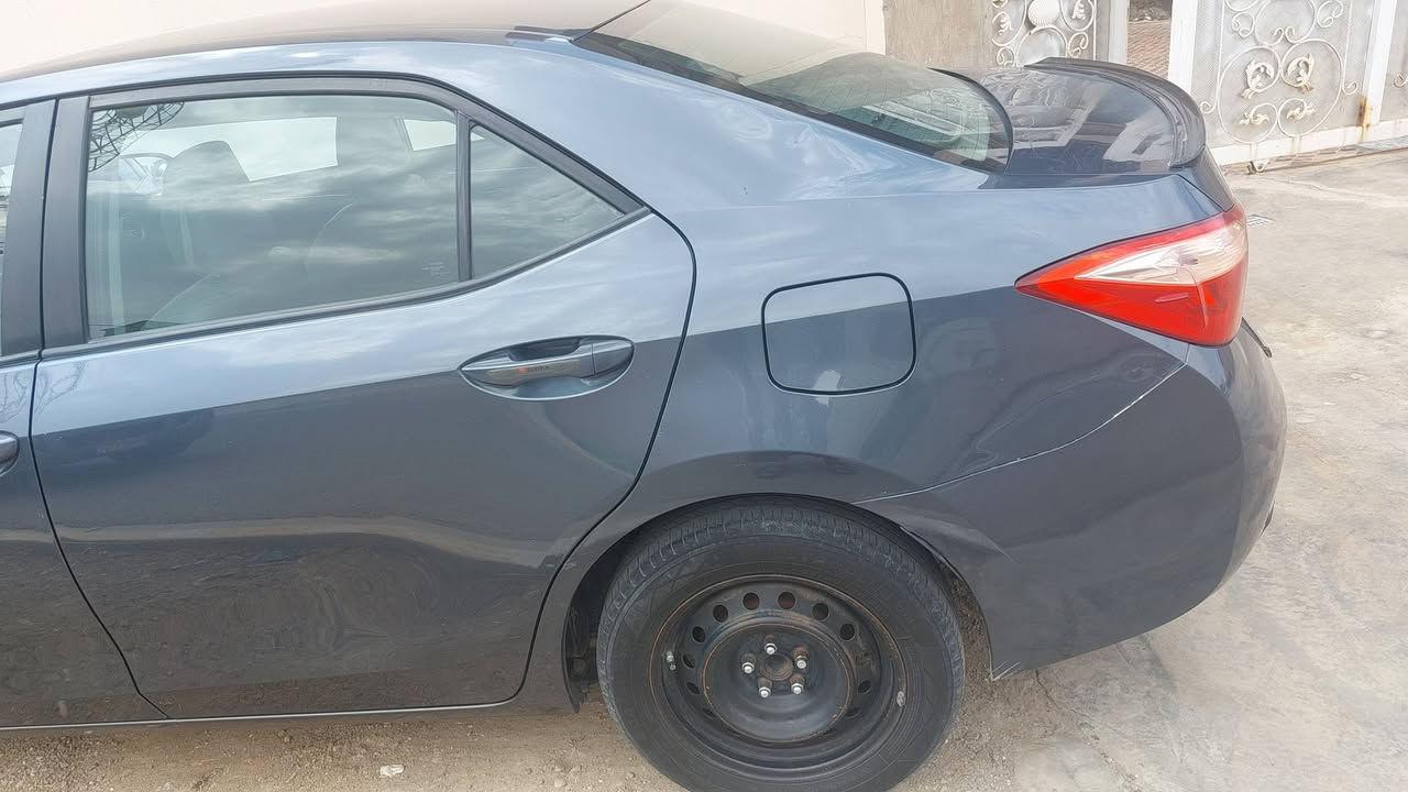كورلا ٢٠١٨ بيه صبغ ٤ قطع جديدة رقم بغداد باسمي السعر ١١٥ وبيه مجال الشراي يتصل ***********
