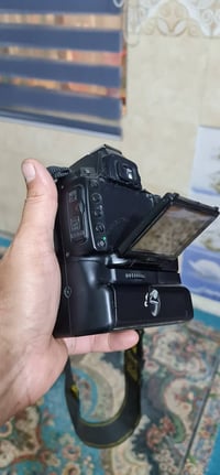 NIKON D5000 بدي فقط للبيع ٧٠ الف مكاني الدورة هاتف 07731967838