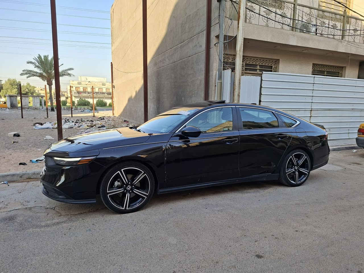 للبيع هوندا اكورد سبورت هايبرد موديل ٢٥ ماشيه ٨٧٠٠ مايل قابل للزياده معروفه مواصفاتها محرك ٢٠٠٠ هايبرد حادثها تبديل بنيد فقط وبارد بالجاملغ الايسر الامامي كفاله شواصي ولغود طاك ايرباك الاستيرن والبرده راجع سستم رقم سليمانيه بسمي سعرها ١٩٣ ورقه وبي مجال مكاني موجوده بغداد للتواصل ***********@  بي واتساب
