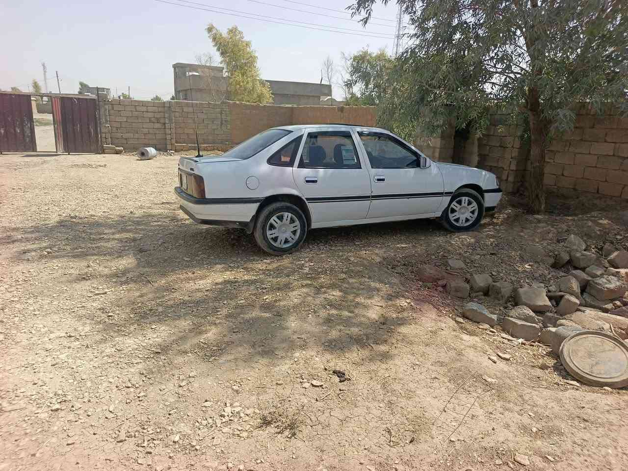 فكترا حجم ١٨ رقم دولي مسطرة 
الشرعي اني سيارة جاهزة سنويه ٢.٠٣١ من كلشي 
محرك كير شرط موديل ٩٢ 
مشروع وطني حولتها هنا بالموصل 
سعر ٣٠ وبيها مجال بشي بسيط بيع مستعجل ‏‪***********‬‏
*********** 
اتصل ودلل
