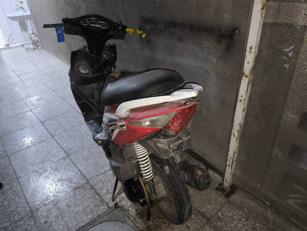 دراجة سايم جير :  ماكو جديد بس شكم قطع بل عراق ومستعمل دراجه نادره اسعار النظيفة ول موجود بيه كفرات من مليون الى 750 الف وهاي شوفت عينك الدراجه بس كفرات مابيه . ول مكينه خير من الله لا تنقيص ولا تبخير مكينه نظيفه للاستفسار *********** واتساب موجود
