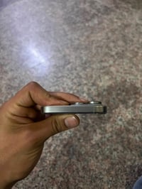 سلامه. عليكم آيفون ١٥برو ماكس نضيف  شخط مبي بطاريه. ٨٥كل ملحقاته كامله...