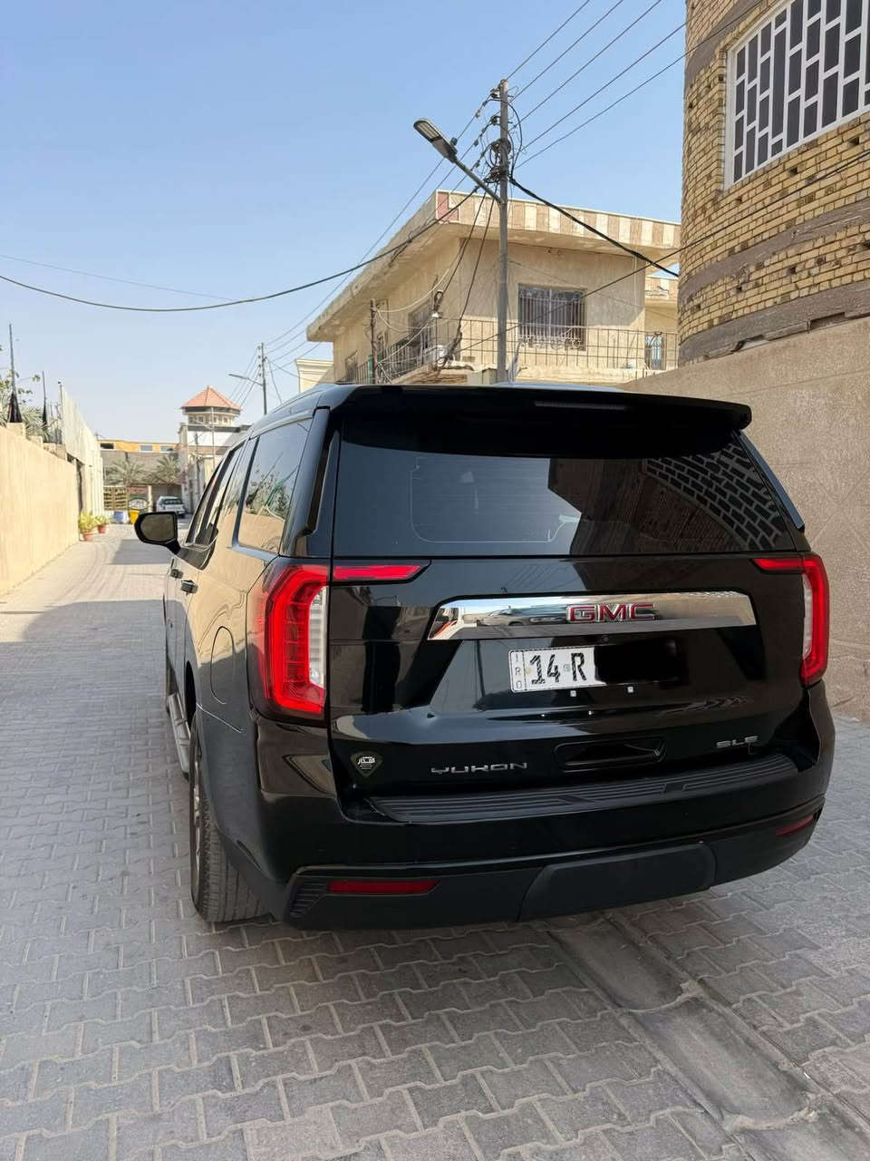 يوكن 2021 SLE
كير ومكينه كفاله 
سياره مكفوله بلكامل
شاشه كبيره 
حساس امامي خلفي 
صندوك ذكي كهرباء
تحكم ستيرن فول جهتين 
رادار 
ثلاجه 
بصمه 
تشغيل عن بعد 
كامره دواره 
دواخل بيجي 
كشن كهرباء 
مرأه شفط 
كار بلي 
بلوتوث اواكس
رقم بصره دولي بأسمي 
السعر 395 وبيه مجال
 *********** متوفر واتساب سياره جديده وجاهزه كلش استخدام على ايد وحده من الزيرو Singapore
