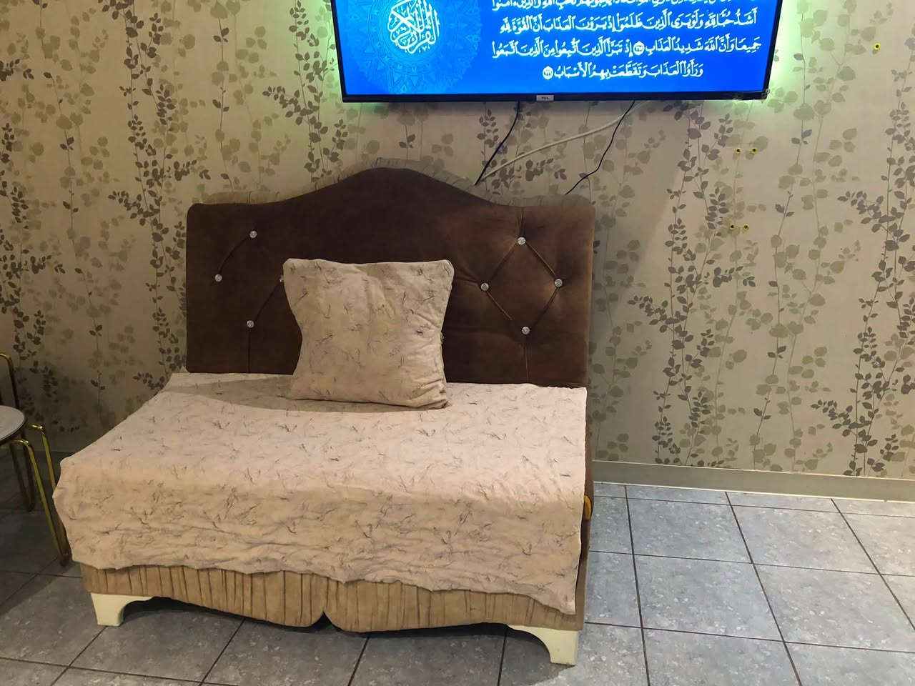 سلام عليكم عندي تخم وكنتور وغساله  ودوشك ضغط عالي للبيع الاتصال على الرقم ***********
