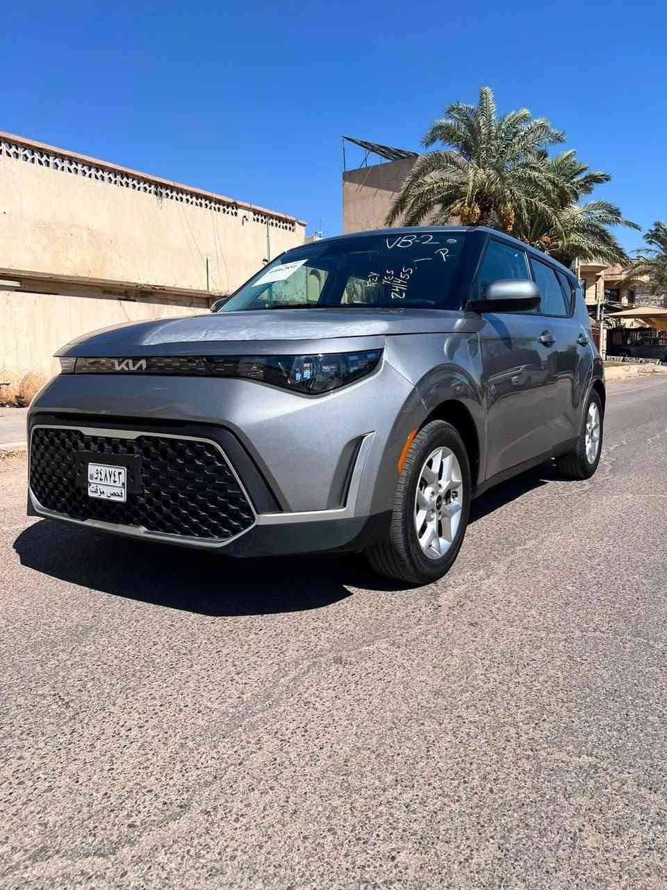 🚘 كيا سول Kia Soul 2024 LX 🇰🇷
حادة موضح بلصور 

ماشي٢٣ 

🔹 المحرك: 2.0 لتر – 4 سلندر دوش

🔹 القوة: 147 حصان

🔹 العزم: 179 نيوتن.م

🔹 القير: أوتوماتيك IVT

🔹 الدفع: أمامي FWD

🔹 الوقود: بنزين

🔹 عدد الركاب: 5 أشخاص

🔹 الشاشة: 8 إنچ

🔹 Apple CarPlay + Android Auto

🔹 كاميرا خلفية

🔹 بلوتوث + USB

🔹 مثبت سرعة

🔹 تحكم صوت من المقود

🔹 نوافذ ومرايا كهربائية

🔹 مقاعد خلفية قابلة للطي 60/40

🔹 أنظمة أمان ومساعدة للسائق

🔹 فرملة طوارئ أوتوماتيكية

🔹 تحذير مغادرة المسار + المحافظة على المسار

🔹 مساعد الضوء العالي

🔹 

🔹 تايرات  16 إنچ

🔹 خزان الوقود: حوالي 54 لتر

:-)بكان سيارة بغداد 

📌 الموديل: 2024 | الفئة: LX | المحرك: 2.0

رقم تليفون ***********
‼️‼️للاستفسار اكثر تصل وعيونك الك
