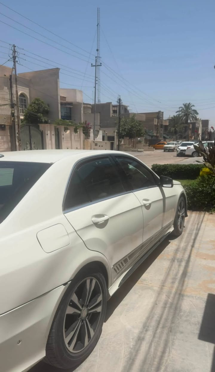 سلام عليكم 
السعر 118 ورقه فقط ❗️
مارسدس E350 
تو ويل 
محرك ٦ عقل فوك المرغوب 
السياره موديل ١٠ محدث ١٦ 
رقم بغداد انكليزي الجديد بسمي 
مكانها بغداد 
تواصل 
***********
