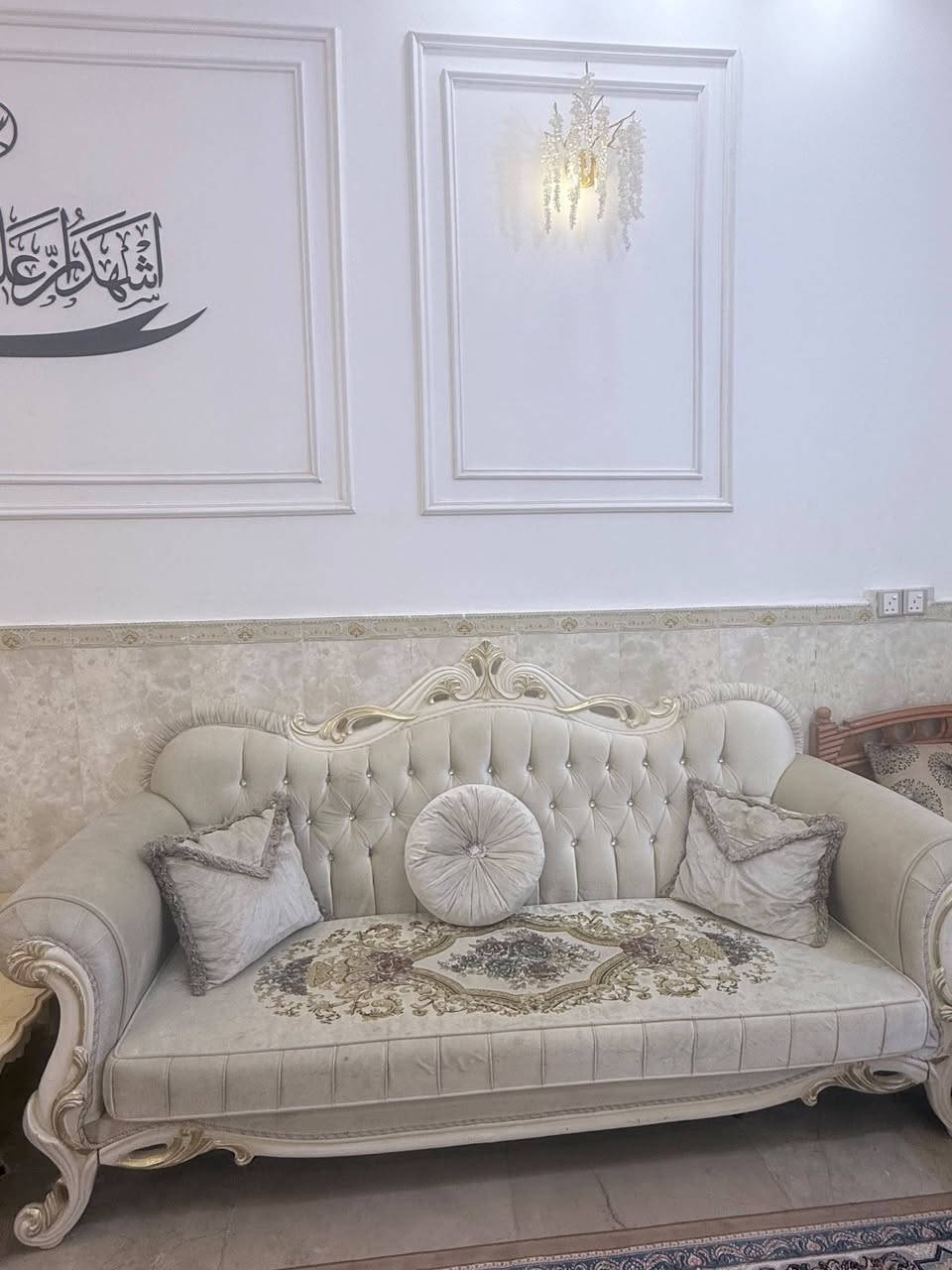 تخم للبيع 10مقاعد السعر 850وبي مجال للشراي المكان الشموخ للاستفسار ***********
