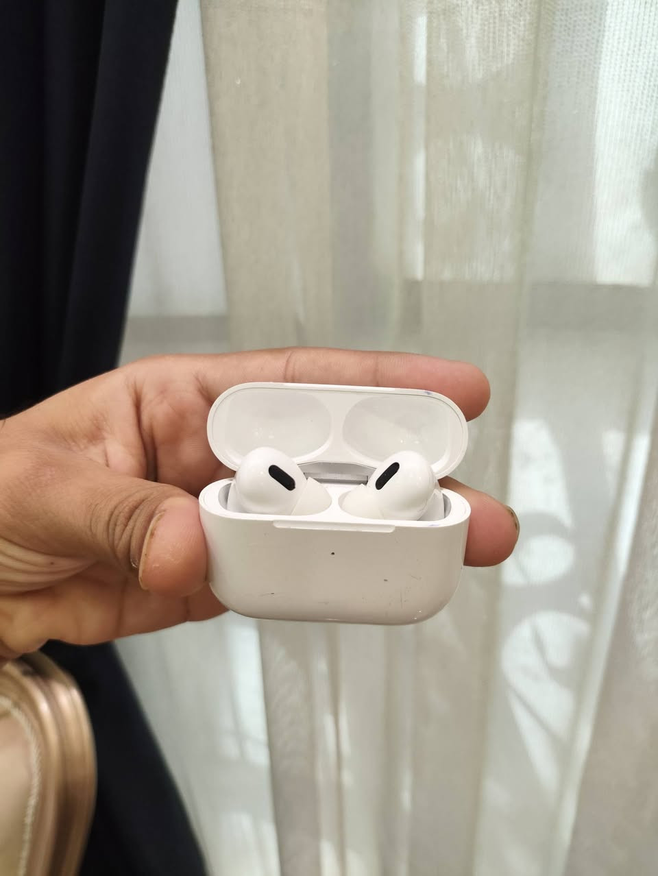 AirPods Pro الجيل الاول
السلام عليكم للبيع   اي ربود ابل كوبي درجةاولى بحالة جيدة خالي من الضرر 
شغال وعلى الفحص السعر 20الف مع التوصيل 
العنوان الديوانية لاستفسار الاتصال على الرقم ***********واتساب ✅
متوفر توصيل لجميع المحافظات 🚗🇮🇶
