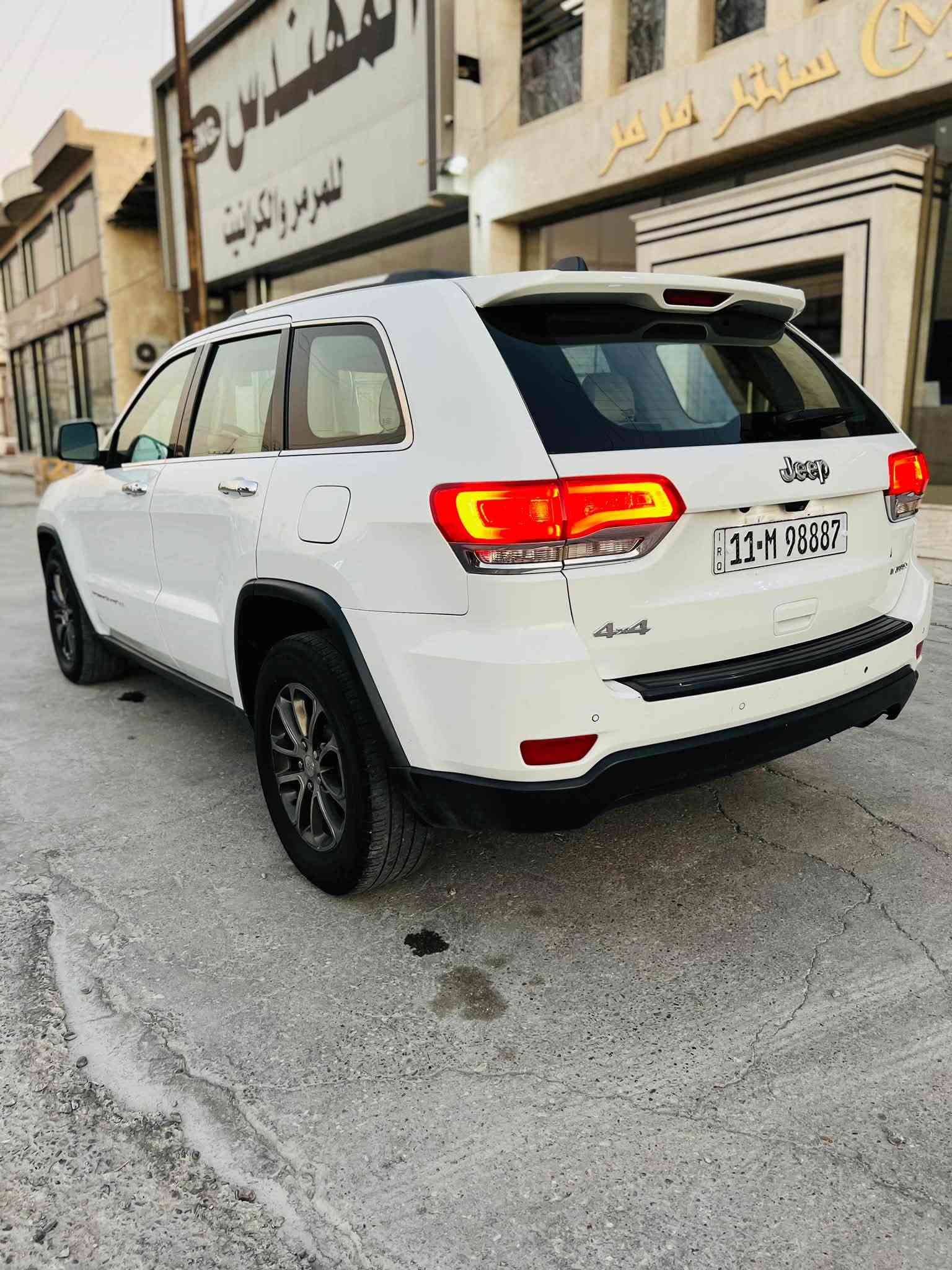 جيب لاريدو ٢٠١٦ وارد أمريكي بدون حادث فقط شبر بل جنطه باقي سيارة كفالة عامة بيع مستعجل ١٦٨ وبيه مجال كلش بسيط مكينة وكير وتبريد وكهربائيات وصدر كلشي مكفول بيه *********** العنوان بغداد بلديات
