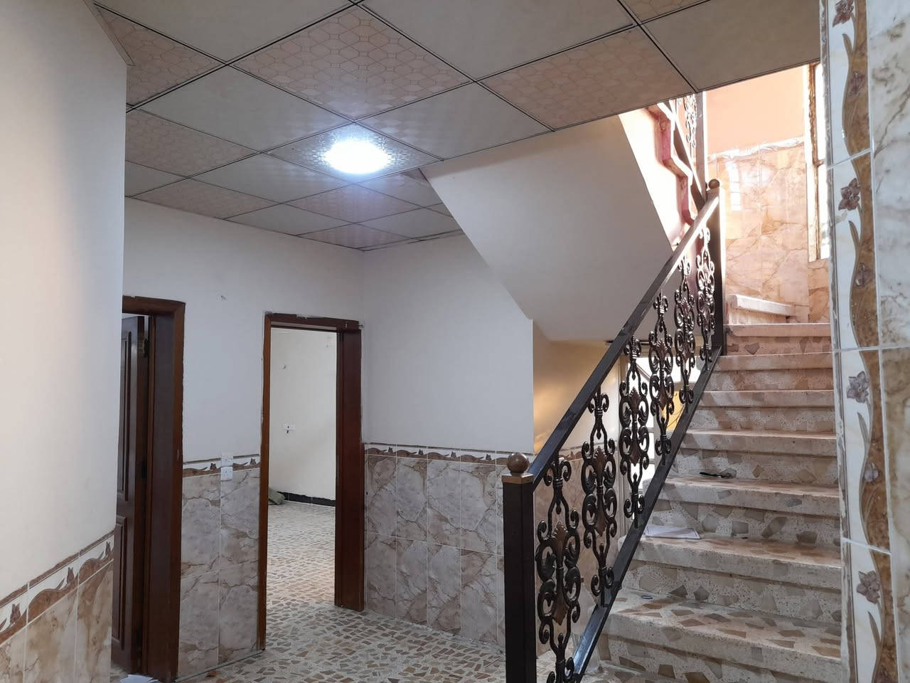 عروض مكتب أبو مهدي لتجارة العقارات
دار للبيع نهاية ٣٠ تموز 🏫

مساحة الدار نص دونم مزرعة + دار حديقة واسعة 

الدار يتكون من ٣ غرف نوم 💯

هول واستقبال مطبخ صحيات داخلي أو خارجي 💥

سند العقار زراعي سند ٢٥ 

للإستفسار أكثر الإتصال على رقم 

***********

عنوان مكتب ٣٠ تموز قرب جامع الصحابة 

نستقبل كافة العروض العقارية ☎️
