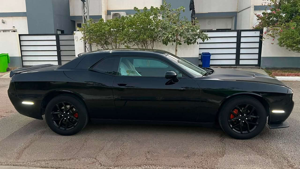 سيارتي للبيع الي بخاطره يتصل ويدلل
جالنجر SXT2016 (بدوون ايربااك بدون دواخل) قطعتين صبغ  حادث خفيف صورته بالمنشور
شاصي لغد كير مكينة راديترات قاعدة فيوزات اي بي اس كله شركة ادامه كامله مسويله صفر مسج السيارة مابيه كل نقص مامتعوبه انسى شي اسمه حماوه وهاي سوالف خاليه من الاصوات المزعجه والطكطه عزل فول ترايه مال موديل 22 نظام سبورت بالدشبول شاشة كبيرة الحجم كامره دواره كشن دبل حضن وشرط الخلفيات محد كاعد عليهن ويل جيتي 18 طسه ناعمه السيارة مال جناي  رقم اربيل تحويل ثاني يوم هزه بعده ماساقطه  
مكان السيارة: كربلاء و بابل
السعر 130 ورقة بيه مجال بعد المعاينة
للجادين بالشراء الاتصال او التواصل واتساب 
***********
***********

