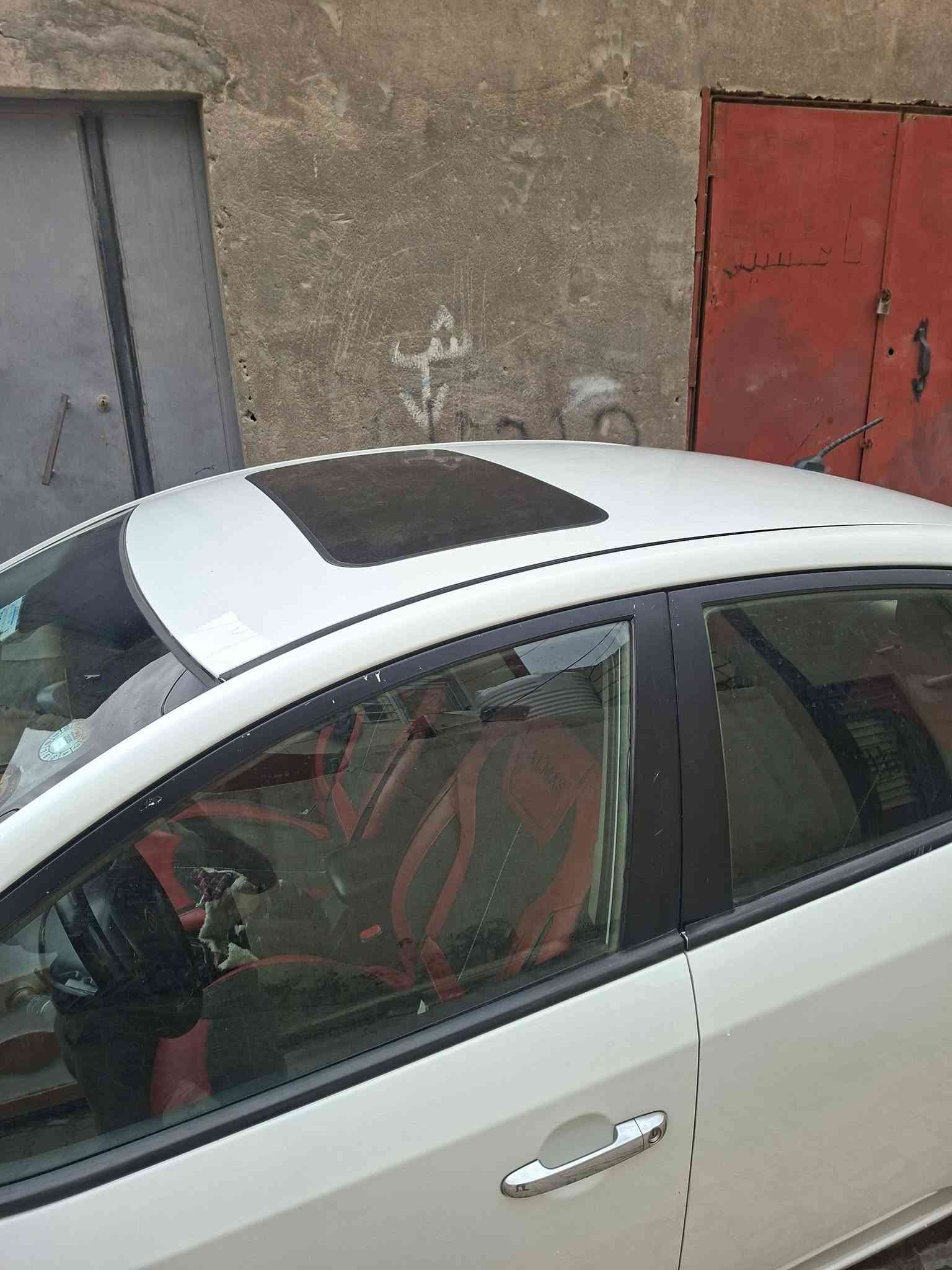 سيراتو ٢٠١٢
رقم دهوك 
بيهه صبغ بيبان  ثنين عكس السايق 
سنوية ل٢٠٣١
مكانهه كربلاء 
***********

١٠٢ السعر
