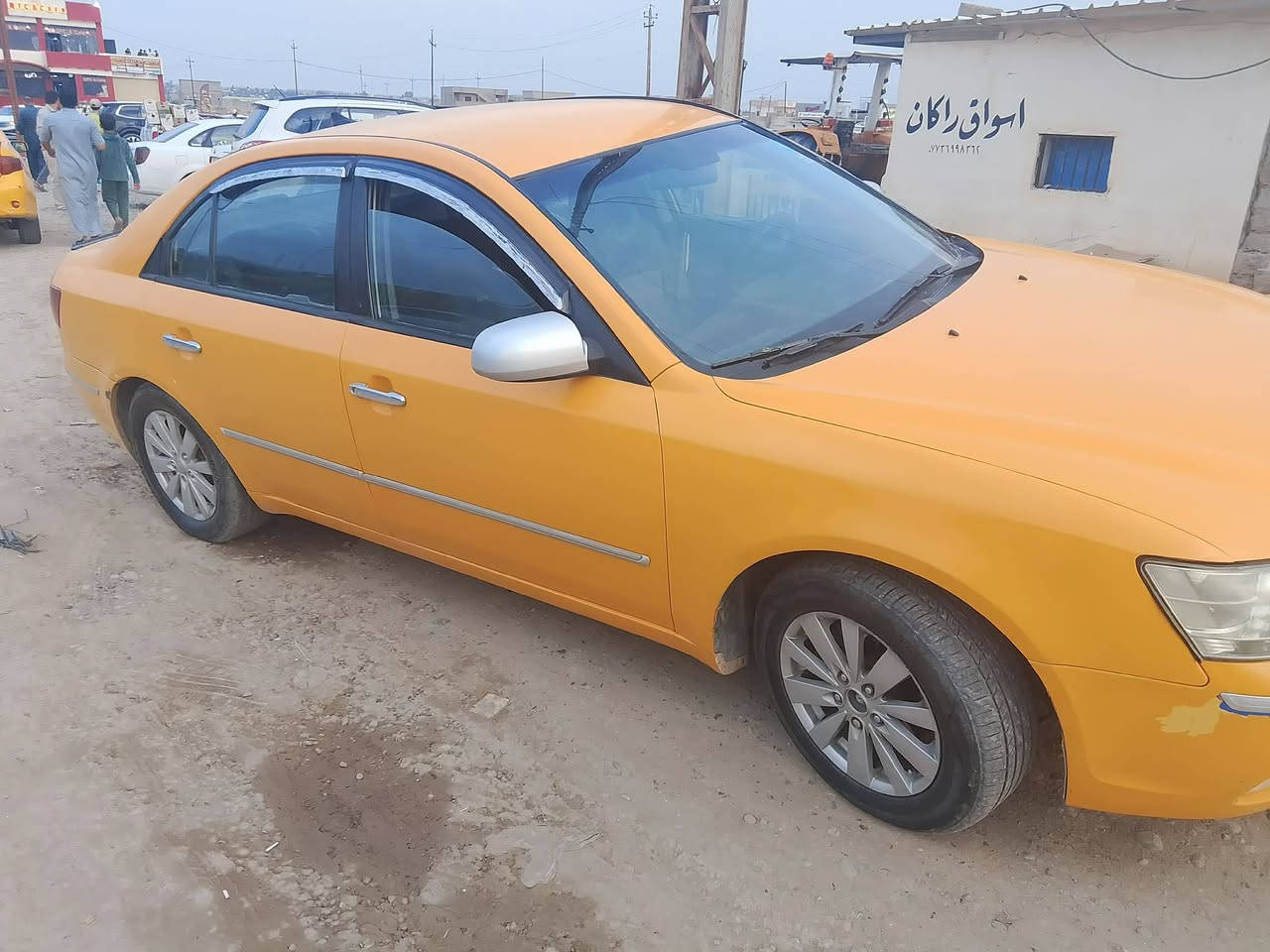 سوناتا للبيع موديل 9 نينوى هيئة و غرامات صفر شرط التحويل والوكالة وبطاقة بانزين بيها السيارة ضرر مابيها فقط باب النفر مبدل المحرك 2400 شرط المحرك الكير بي عته خفيفة تايرات صدر كلو شرط مكان السيارة نينوى القيارة السعر 80 وبيها مجال الاتصال على الرقم التالي كورك *********** اسيا واتساب *********** أبو رعد
