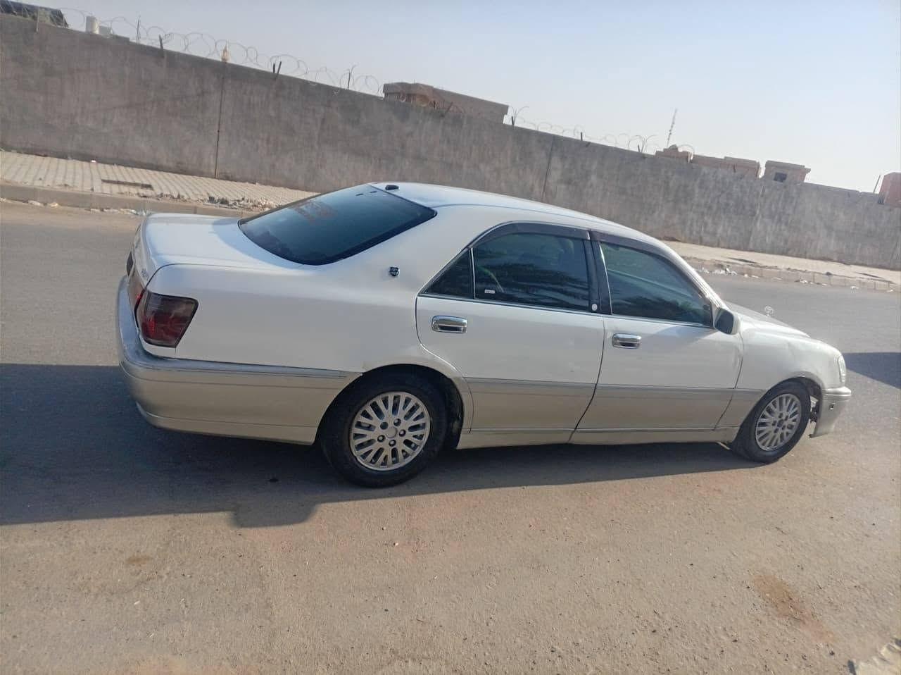 السلام عليكم ملكه ادوات للبيع موديل 2003محرك ديفور شرط كير شرط صدر جديد تبريد ثلج تخم تاير جديد كهربايات كلهه شغاله شاشه  لمس سعرها 27
رقم الهاتف ***********
