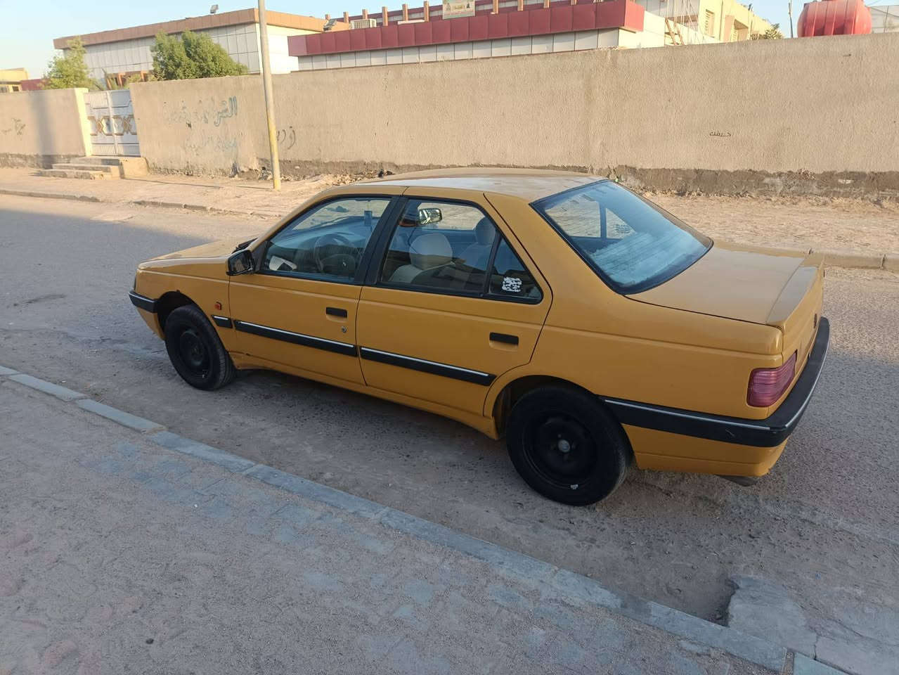 بيجو 405 سياره حلوه وجاهزه من كلشي مكفوله من ضربه وتبديل بيها تلحيضات بصيطه مكينه فرنسي سنويه 27 ميسان لستفسار على الرقم *********** مكلف بالنشر خاص مغلق
