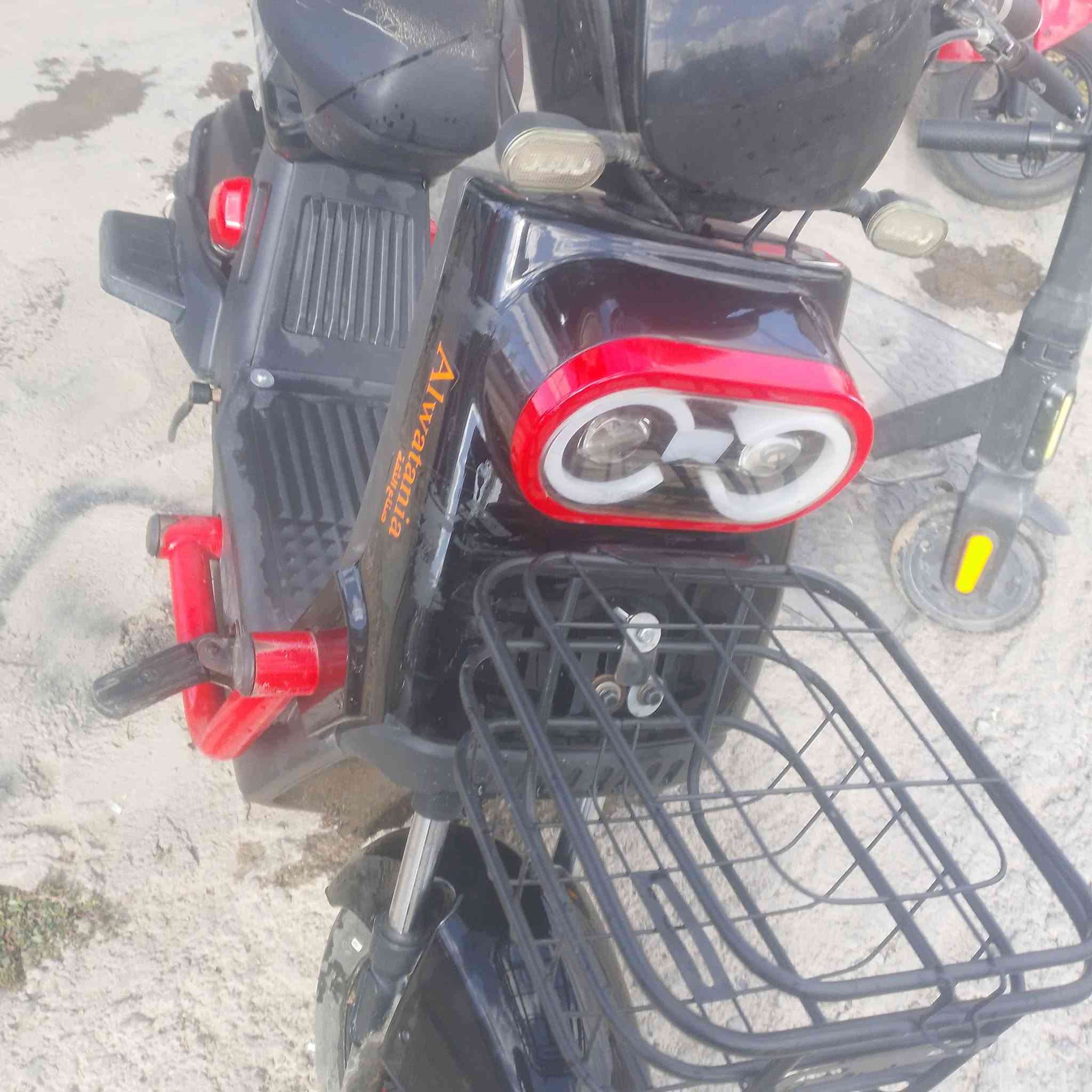 ماطور شحن فول باتريات كبار شرط الفحص كلو شغال بصمه سويج كامل سعر 325 
الرقم ***********
