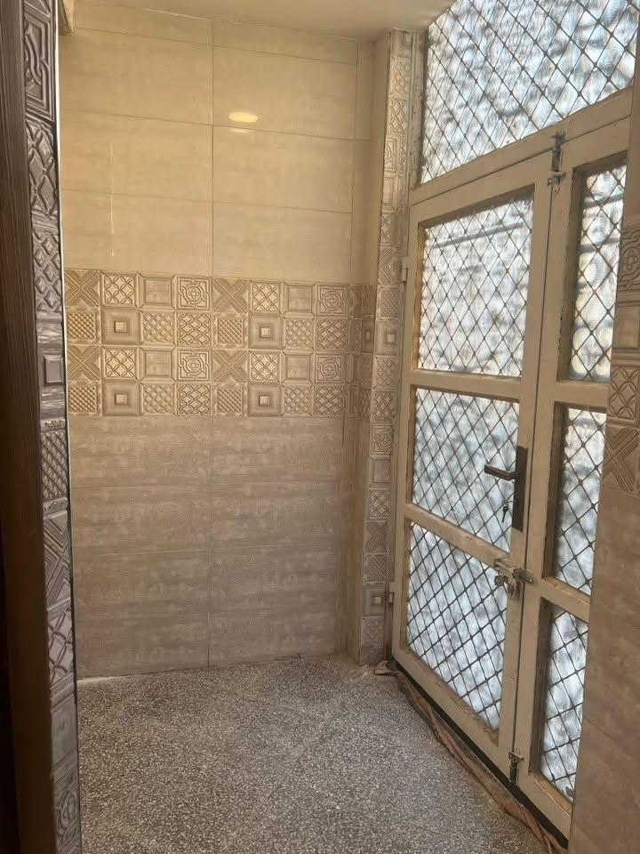 بيت للبيع طابو زراعي 250 متر حي الجهاد وره المعارض بشارع سورنار نجوم طابق واحد ***********
