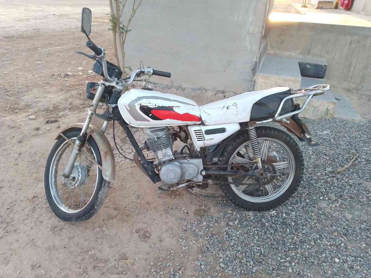 ماطور للبيع تواير ورا وجدام جدد كهربايات كله شقل دشبول شقال ماطور نشاط فول دبلات ورا وجدام شقاله شرط مي سعر 200وبيه مجال ***********
