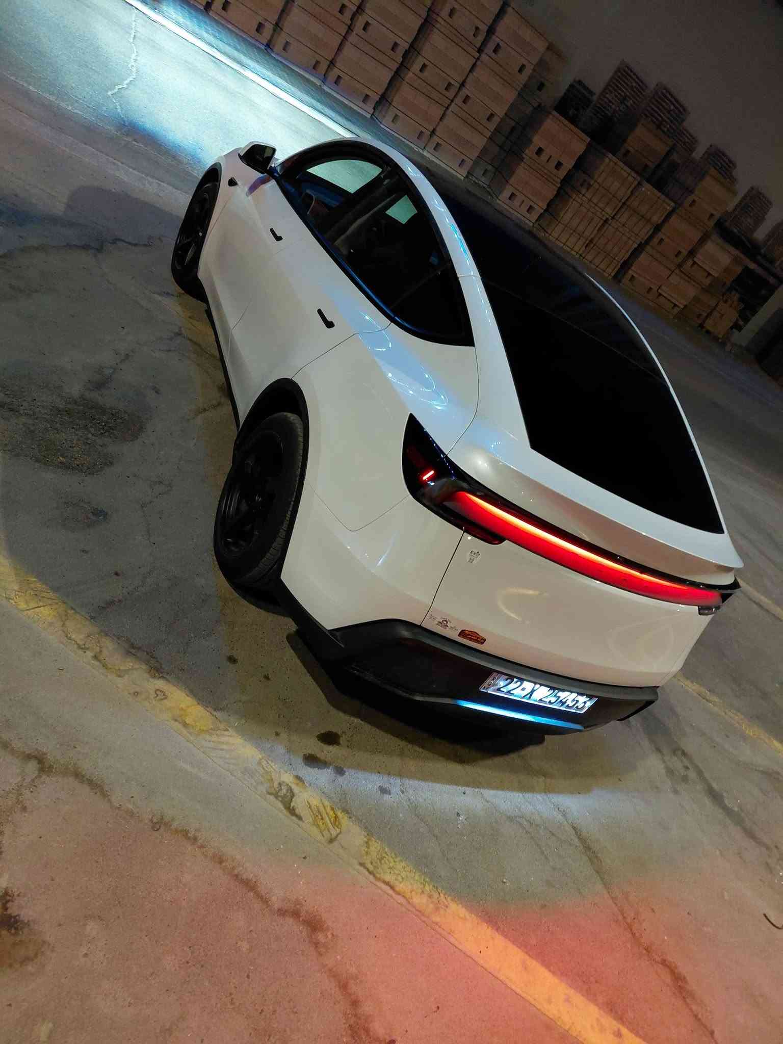 سلام عليكم 2026  TESLA MODEL Y  لونك رينج تك ماطور بطارية كبيرة مدى طويل للبيع وارد امريكي حادث جاملغ جهة سايق مبدل وايرباك ستيرن فقط مواصفات رادارات امامية خلفية جانبية كامرات امامية خلفية جانبية كشنات كهرباء جلد جنطة كهرباء شاشة كبيرة امامية وشاشة صغيرة خلفية شاشة العاب تبريد خلفية امامي انارة داخلية 64 لون متغير مودات قيادة تسارع عادي هادئ هورن متغير سماعات خارجية للتكلم نظام الراقصة لايت LED رقم اربيل سيارة خير من الله اون لاين مناقصهة شي سعر مناسب 335 بي مجال عنوان سيارة بغداد غزالية شارع مرور.                          ***********
