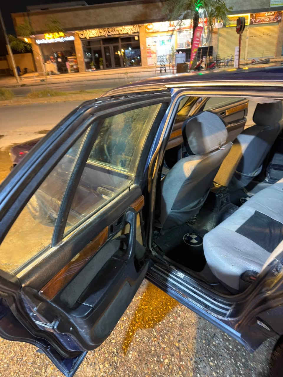 🚘 للبيع سيارة BMW 730i
📅 الموديل: 1992

🔹 السيارة مطوزية فقط.
🔹 بيها هزّة، وماشي معامل مال رقم.
🔹 المحرك والگير شرط.
🔹 فول مواصفات، منها:

* قطعتين تبريد.
* فتحة سقف.
* ومواصفات إضافية.

📞 للاستفسار:
***********
