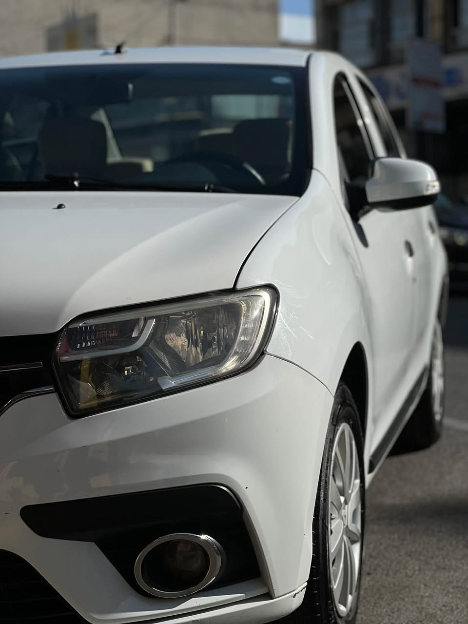 RENAULT : SYMBOL : 2019 : 
٩٠٠٠٠هەزار کم ڕۆشتوە
ڕینۆ سیمبول ٢٠١٩ مەکینە ١٦
سەنەوی تا ٢٠٢٩ تازەیە
شاشە ئایپاد
گێرو مەکینە و تەبرید بە شەرت
بەس بۆنید بۆیاخە بێ ناوگرتن 
 یەک دوو پارچە ساردی بچووکی هەیە

نرخ: ٧٩$ کەمێک مەجال
***********
