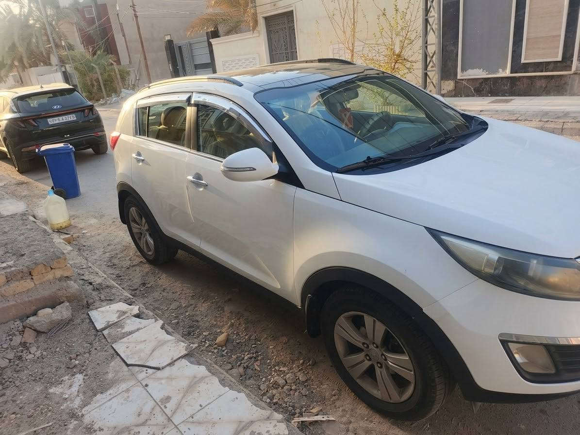 السلام عليكم
كيا سبورتج موديل ٢٠١١ خليجي للبيع 
مكفولة السيارة سيارة فول مواصفات فتحة سقف بانوراما شاشة حساس تبريد شغال  مكاني ناصرية مركز  
السعر ١٢٧ وبيه مجال 
للاستفسار الاتصال على ***********
