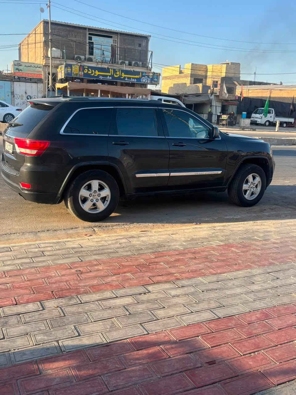 جيب كراند شيروكي لاريدوً
السعر ١٣٨ وبيه مجال قليل 

***********
مواصفات السياره 

شاشه كامره خلفيه 

كشن السايق كهرباء 

تشغيل عن بعد 

تبريد السياره خير من الله 

حادثه طخه بسيطه بلجنطه 

وبيه باب وجاملغ خلفي عكس السايق بلعراق 

تخم تاير جديد 

السياره  مامخلي بيه نقص 

من كلشي مجهزه صدر امامي خلفي 

رقمه واسط بسمي 

مكاني بابل قرب سيطره ام الهوى
