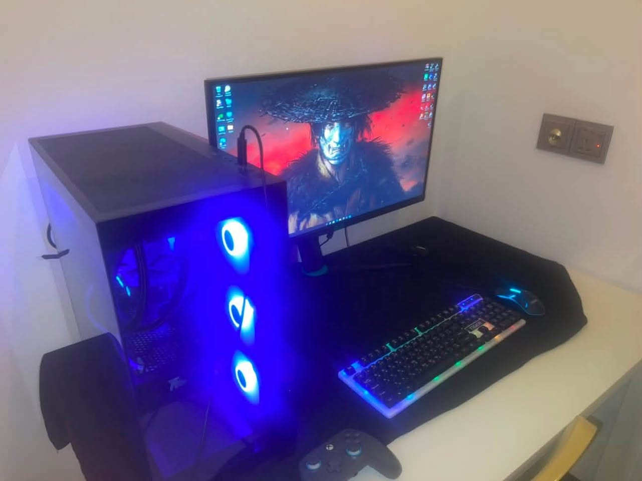 RYZEN 5 9600X
RTX 5070 12G ZOTAC TWIN EDGE
RAM 32GB(16X2)6000MHZ DDR5 EXPO ANACOMDA
M.B B650 ASUS PRIME MK M.2
M.2 1TB GEN4 5000MB/S WESTERN DIGTAL 
COOLER 240MM LIQUID COOLER ARGB DEEPCOOL
PSU 750W 80+GOLD PCIE-5 THERMALRIGHT 
CASE ANTEC CX300M RGB

MONITOR 27 INCH 2K 200HZ 0,5MS FAST IPS 
ماوس + كيبورد + يدك اكس بوكس + قطعه نت + يو بي اس
جميع كراتين القطع متوفره مع الاحتياطيات وصل ضمان خاص بالوكيل الي اخذته منه استخدام شهر هلا اكثر ولا اقل 
وشاشه وياها كامله مكمله واحد على واحد

موجود الوصل + رايدها بمليونين و ٩٠٠ مكاني بغداد للي يحب يتفاهم عالسعر يتصل عليه ***********
