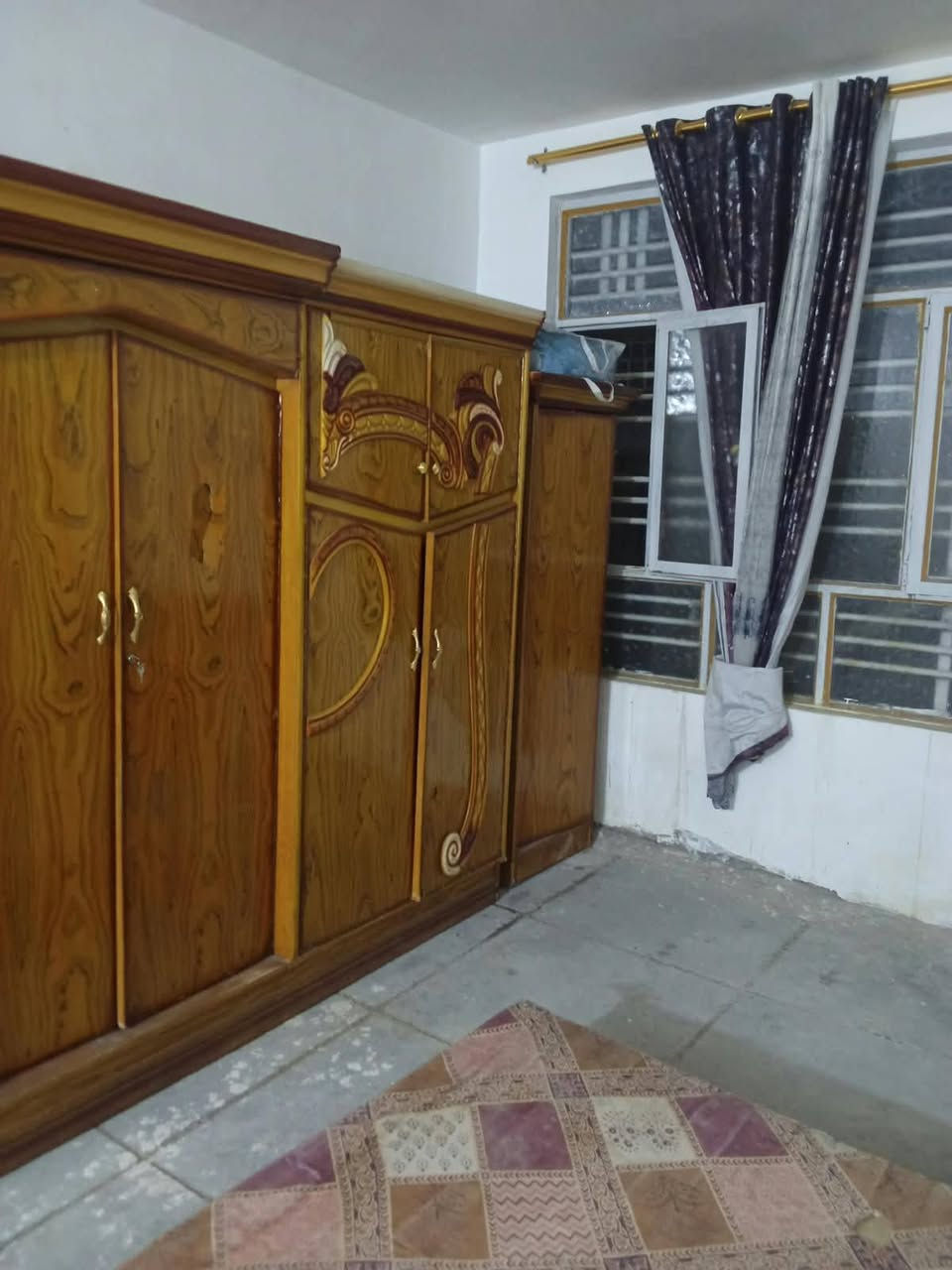 غرفة عراقية مكان بغداد رشاد سعر500 واساب***********
