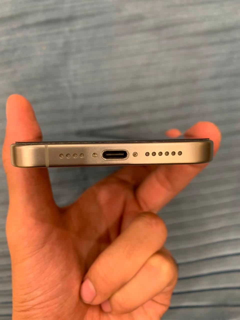السلام عليكم ايفون 15pro max نضيف جدا بطارية 89 ذاكرة 256 وتر بروف ما مفتوح نسخة اوربيا ZD السعر 1100 وبي مجال بسيط الشراي يراسل ***********
