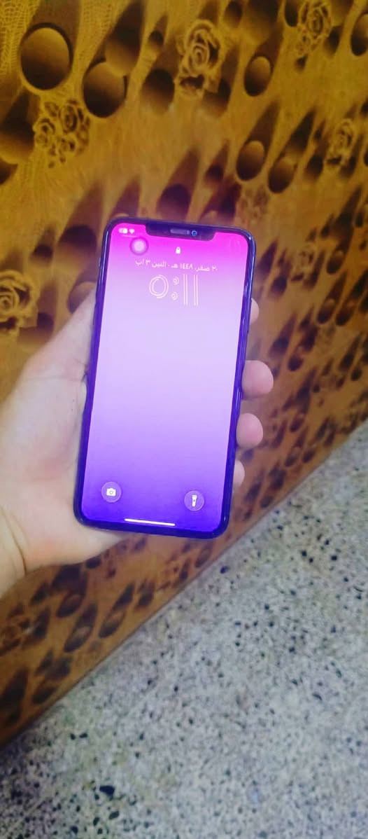 سلام عليكم  ايفون 11 برو ماكس نظافه فول كل بلادي بس الظهر مبدل الشراي يتصل او واتساب ***********  سعر 330

