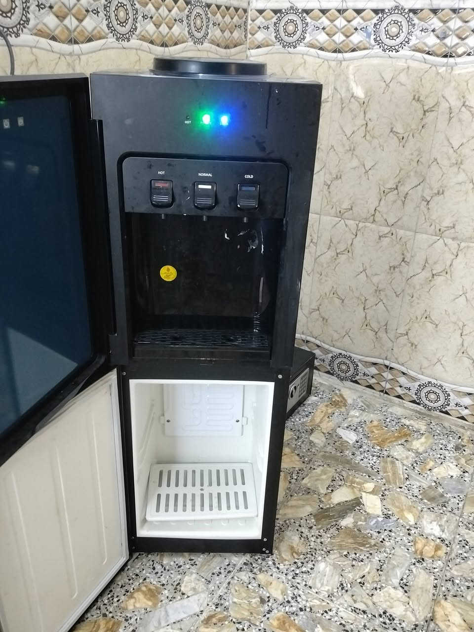 غرااض للبيع جديدة مكاني بغداد مدينة الصدر اكو خدمة توصيل بلا زحمه لمو شراي لا يدخل خاص رجاء رجاء رقمي واتساب ***********0
