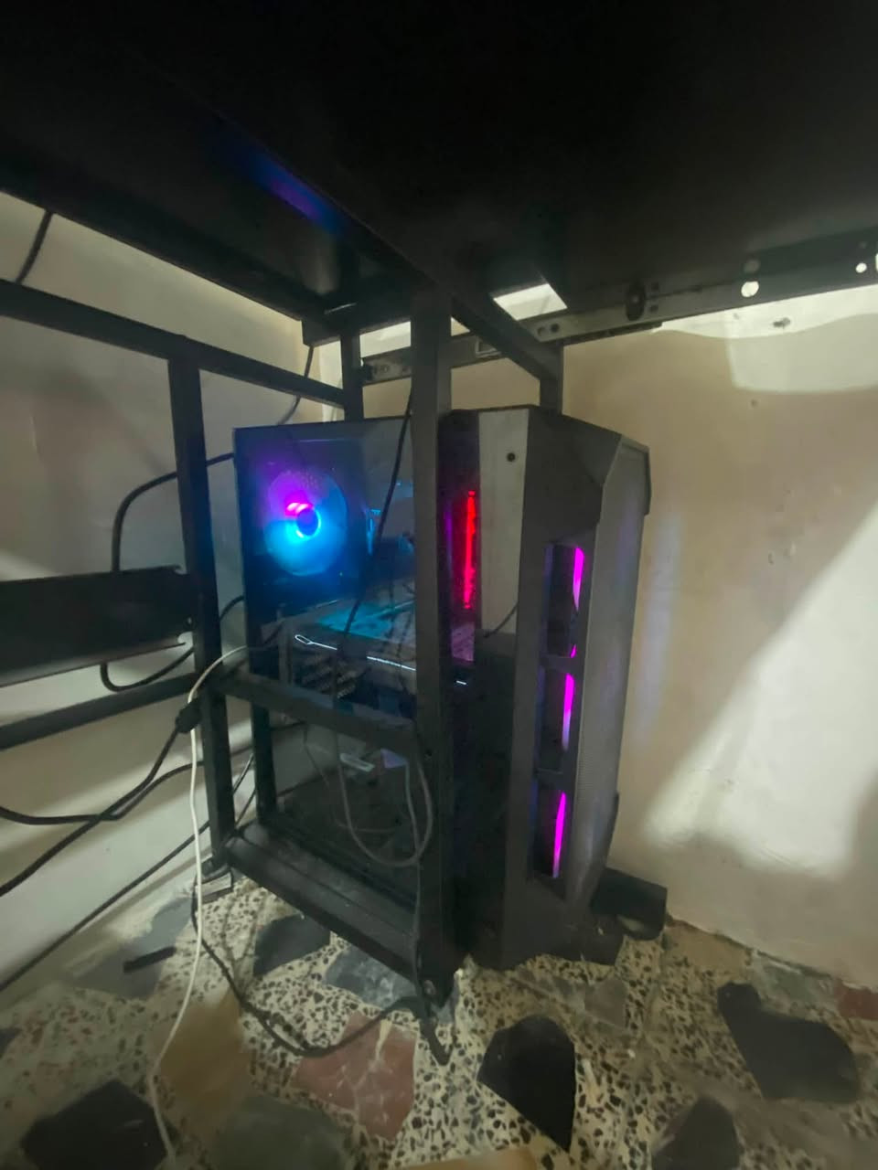 السلام عليكم تجميعه
ryzen 5 3600

b450 m gigabyte

gtx 770 

ram 16 8×2 3200 rgb 

ssd 512 

psw 650 watt 

case 4fan rgb

الشاشه hp 

ميز + كرسي كيمنك

السعر كامل 725

 

الرقم ***********
