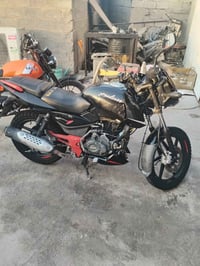 اسلام عليكم بولسر موديل 21 مكينه خير من الله  سعره 700  ‏‪07841703080‬...