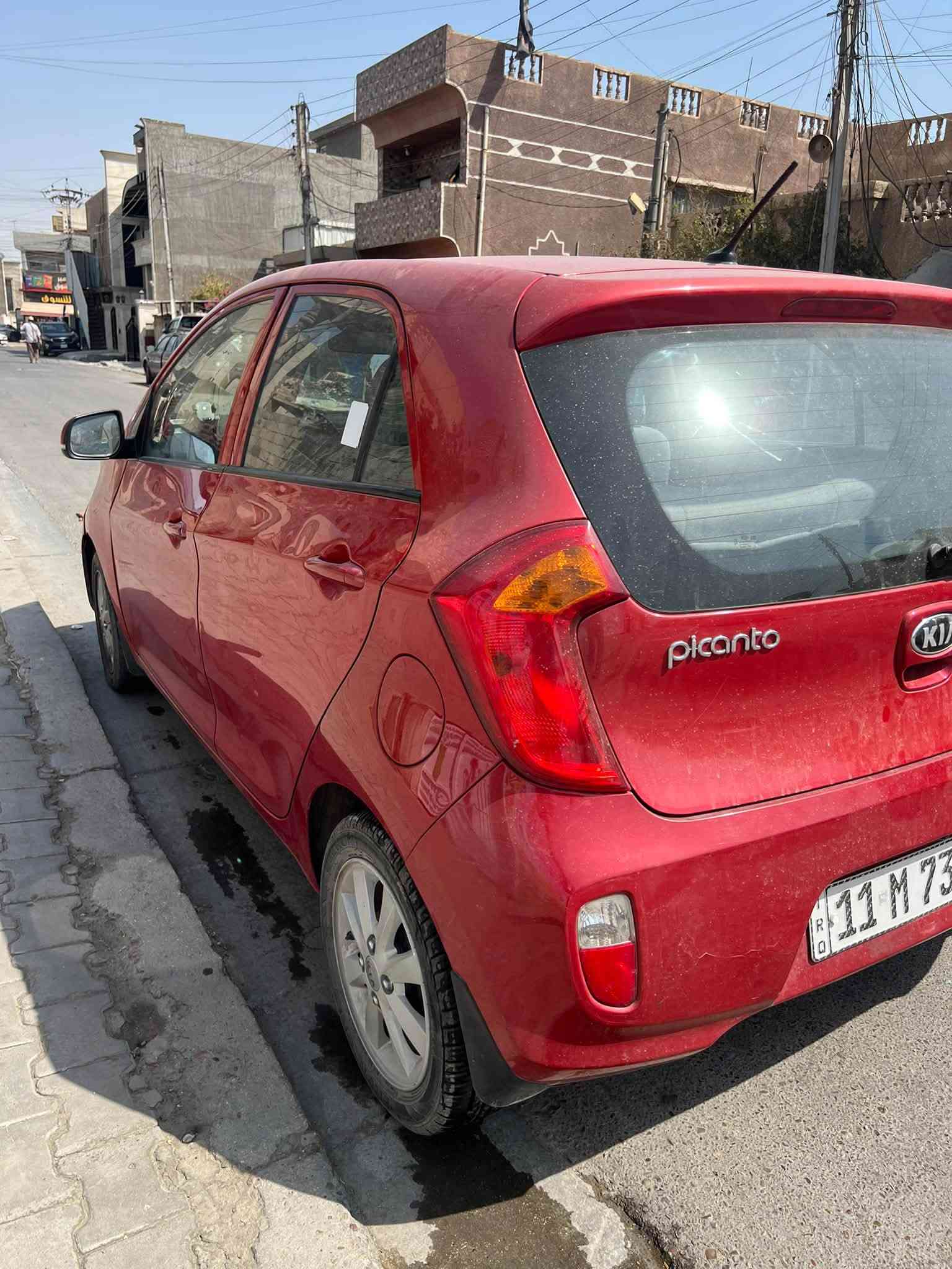 السلام عليكم 
للبيع فقط
كيا بيكانتو ٢٠١٤ خليجي ماشية ٧٠ بيها مكانات صبغ اثر طخات خفيفة بدون دواخل بدون تبديل  
محرك ١٤٠٠ دوش  كير  محرك تبريد  خير من الله 
رقم بغداد باسمي 
السعر المطلوب ٧٧  وبيها مجال الجاد بالشراء يخابرني ويدلل مكاني بغداد/الدورة/المهدية الثانية 
***********  
 ابو علي .
