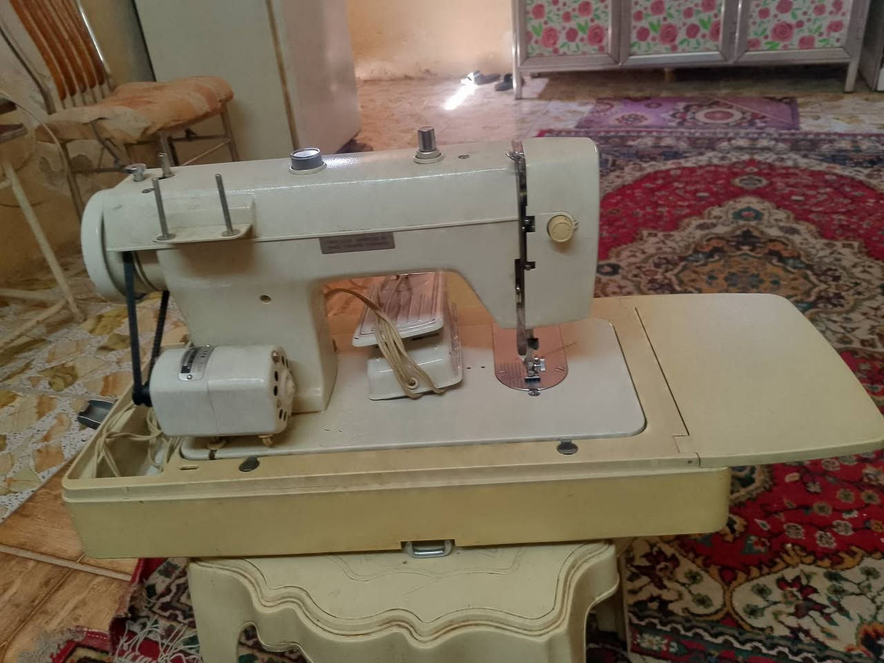 ماكنه خياطه برذر نظيفه على الفحص جاهزه السعر 150الف بغداد اتصال ***********
