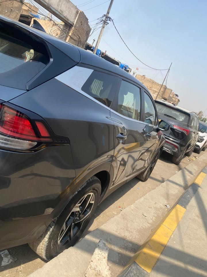 سبورتج أمريكي 2023 للبيع 

 سياره حادثه بابين خلفي مبدلات نفس لون 
 

مواصفاته: نص فول 

سياره SPORTAGE
4انضمة قياده 
دفع رباعي 
رادار امامي 
حساسات خلفيه 
تحديد مسار 
تحديد سرعه 
بيه نظام الاوتو ستوب 
بيه نظام AUTO HOLD

تدفئه كشنات اماميه 

سياره كفاله عامه 
تخم تايرات جديد 

سياره موجوده مكاني بغداد 

السعر 190 وبيه مجال للطيبين 

رقم هاتف ***********

صور حادث موجوده
