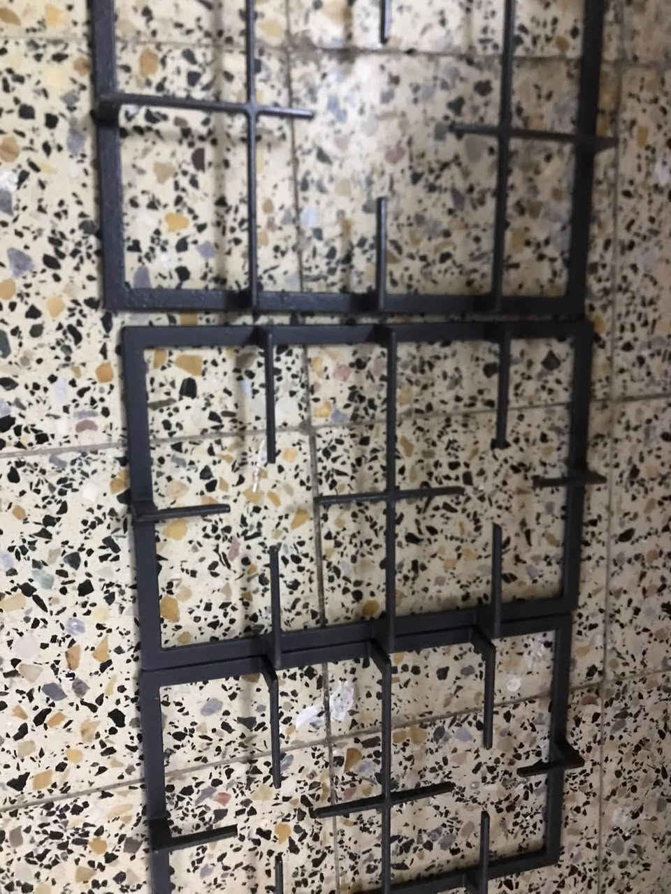 عليكم 
طباخ من شركة ليبرونك الايطاليه من ارقى الشركات الي بالسوك حاليا  طباخ جديد غير مستعمل اكرر جديد غير مستعمل فقط. اكو ضرر بالكارتونه الخارجيه بيه خمس عيون كامل ملحقاته الاصيله وياه وهو طباخ منضدي. سعر الجديد بالسوك حاليا ب١٨٠ الف   اني ابيعه ب١٢٠ الف بسبب تضرر الكارتونه العنوان ديوانيه حي الجزائر  التواصل على الماسنجر او الاتصال على الرقم 
***********

