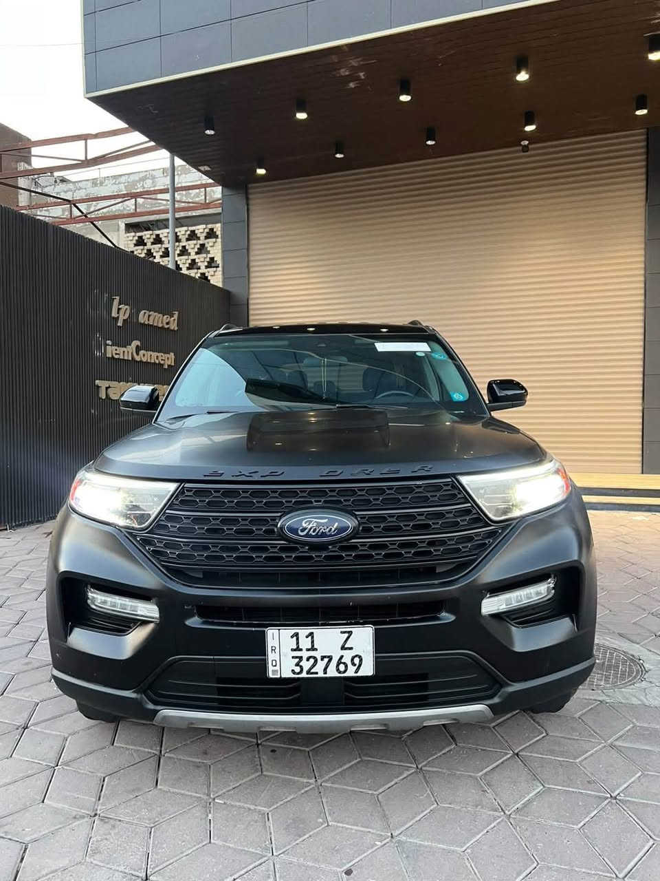 فورد اكسبلورر 2023XLT
ماشية 53 الف مايل 

مغلفة ppf مات امريكي اصلي ضمان 10 سنوات 

من امريكا بيها الباب الورة السايق والجاملغ صبغ وهنا عندي صار بيها ربع جاملغ الامامي صبغ بدون دواخل وبدون ايرباكات ورقم الشاصي بالصور

رادار امامي وخلفي وجانبي وحساسات خلفيه 

مودات قيادة 6 

كشنات جلد وكهرباء تدفأة بالكشنات والستيرن 

7 راكب و3 قطع تبريد منفصل 

صندوك كهرباء وتشغيل عن بعد 

مكينتها 4 سلندر 2300 توربو

السيارة جاهزة تخم تاير ودسكات جديد وبيها ضمان والصدر جديد حته دهن وفلاتر مبدل جديد وبيها احتياط مشتريلها 

سعرها / 240 ورقة 

مكانها بغداد الكرخ 

***********
