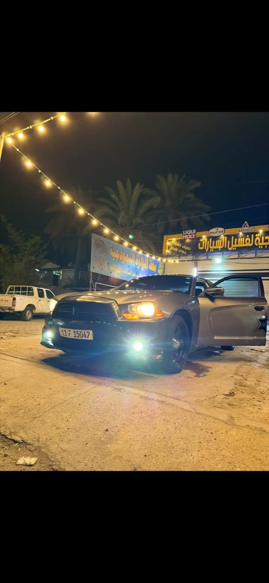 دودج تشارجر موديل 2011 مكينه 3600cc وارد كندا
داخله كلين بيها صبغ بالعراق جاملغ وباب الصدر اثر شخط سونار موجود 

كير و مكينه و شاصي ولغود مكفولات 

حداديه 90‎%‎ قبل شهر مبدلها 

ويل 17 بوليسي 

تضليل 70 ‎%‎ بيها كتاب 

هورن طاط ملكي امريكي اصلي 

تخم تاير 60 ‎%‎ 

باتري جديد

دهن amsoil اصلي قبل يومين مبدل 

عبوة فيت بم جديده 

منظومة البانزين دايمها قبل اسبوعين 

تخم تاير جديد 

مكان السياره الشعب / شارع الصحه 

*********** 

السعر 125 ورقه و بيها مجال حك الجيه
