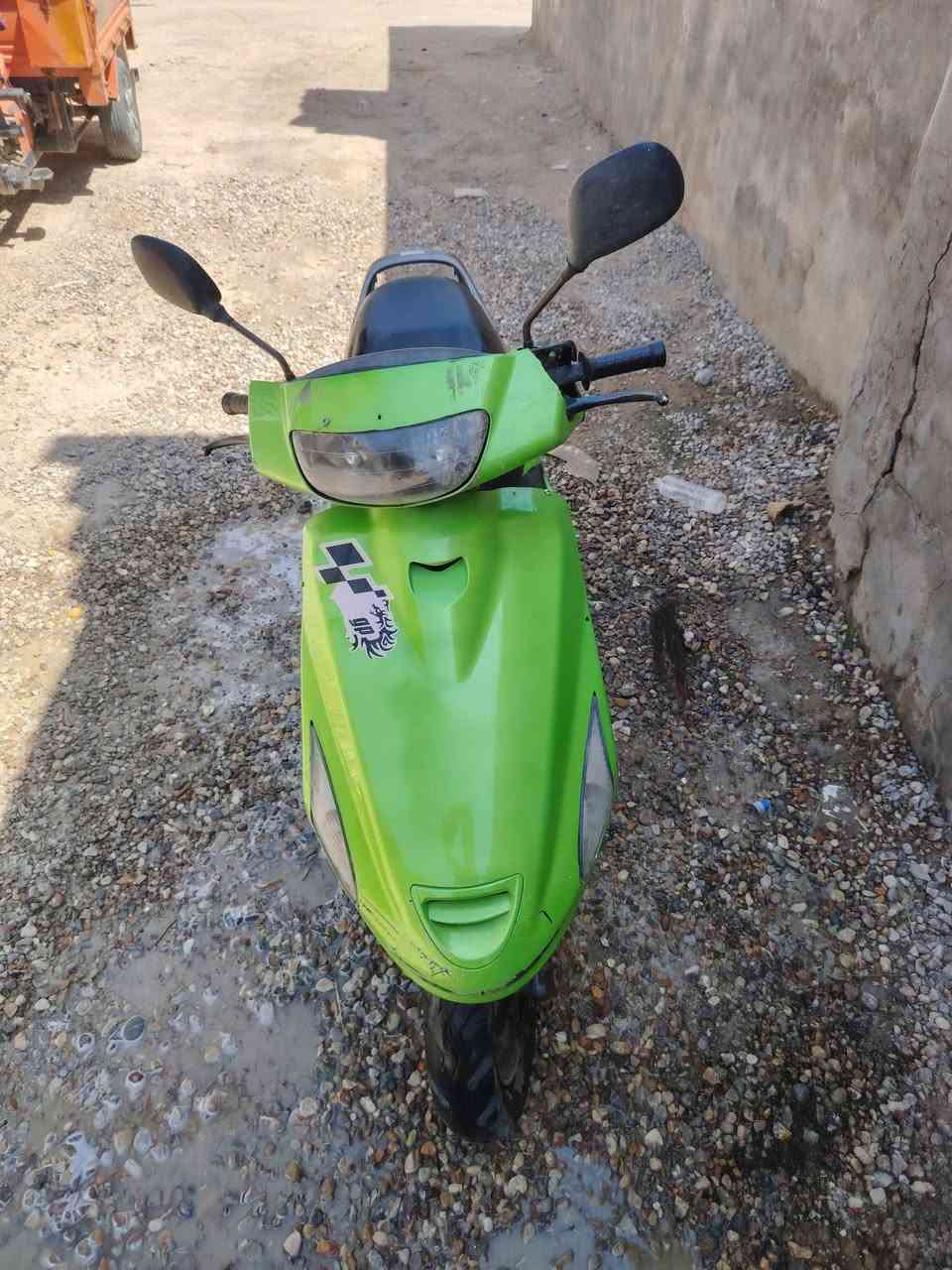 فراشه نضيفه للبيع صوت محرك ناعم يخبل تايرات جدد كله جديد رايده 325 استفسار ***********
