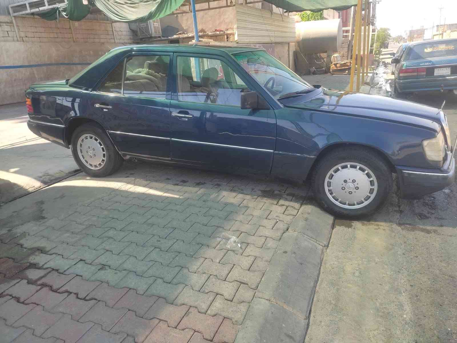 مارسدس دب للبيع موديل ٩٠ سنويه ساقطه صار ١١ شهر رقم سليمانيه شرط التحويل والوكاله كير محرك شرط ٤ تأيرات جديده محرك بطه ٣٠٠٠ سعر ٤٥ سياره مال بيت 
*********** كركوك, العراق
